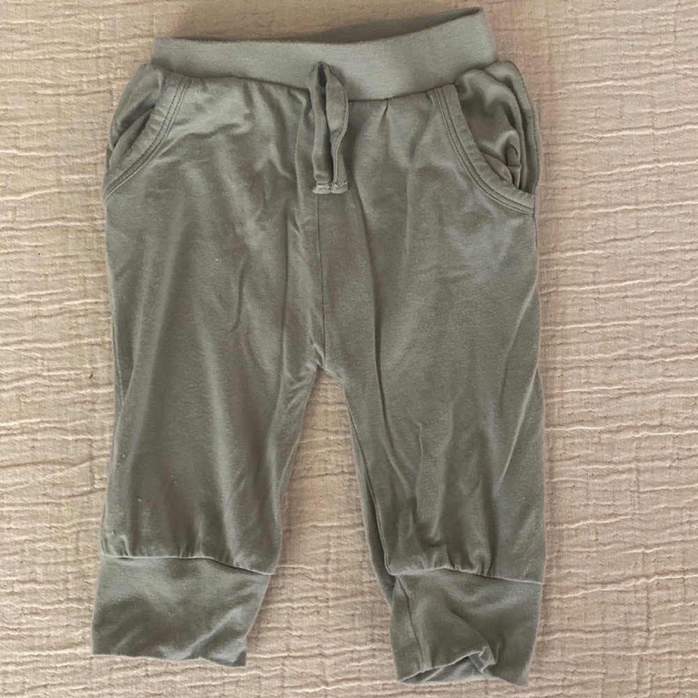 Kate quinn pants